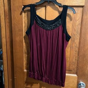 Motherhood L maternity maroon and black sequence tank top